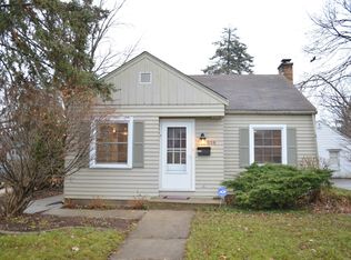 558 Farnum St, Aurora, IL 60505