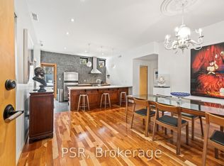 2068 Dundas St W, Toronto, ON M6R 1W9