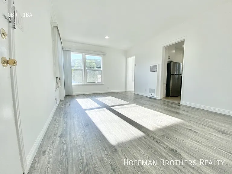 1518 Laurel Canyon Blvd #5 — Photo 3