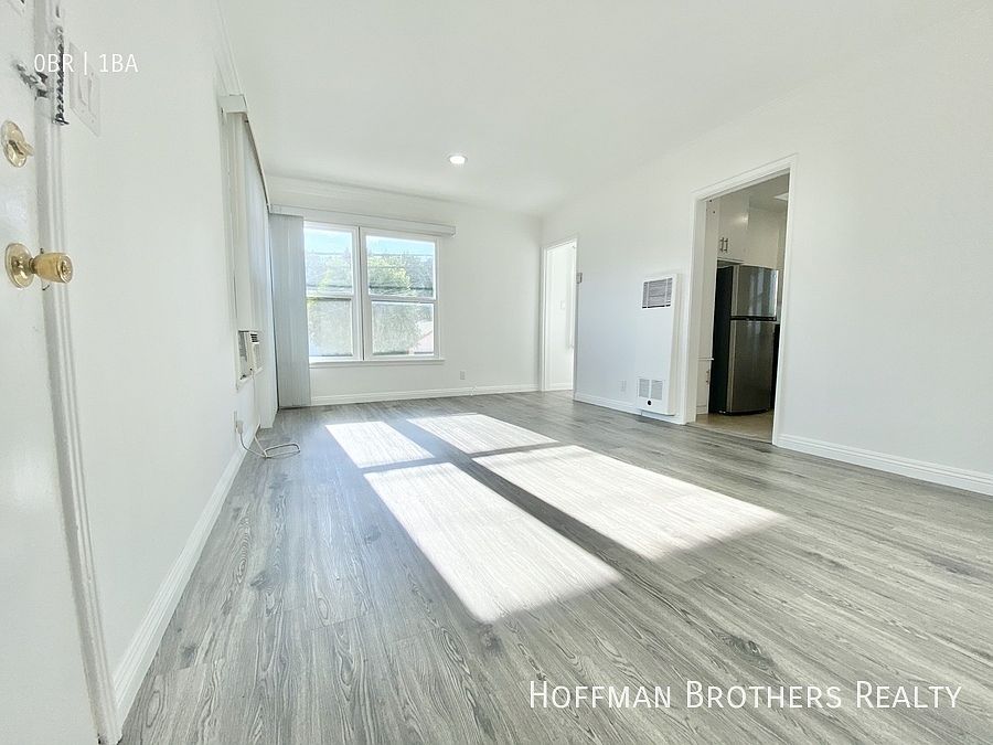1st image of 1519 Laurel Canyon Blvd #7