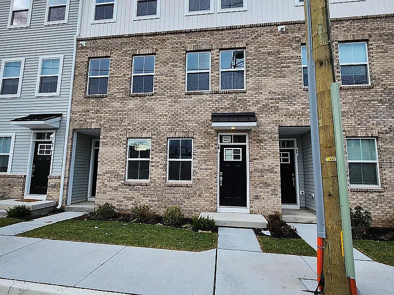 2 bed, 2.5 bath, 1237 sqft, $2,550 — Photo 2