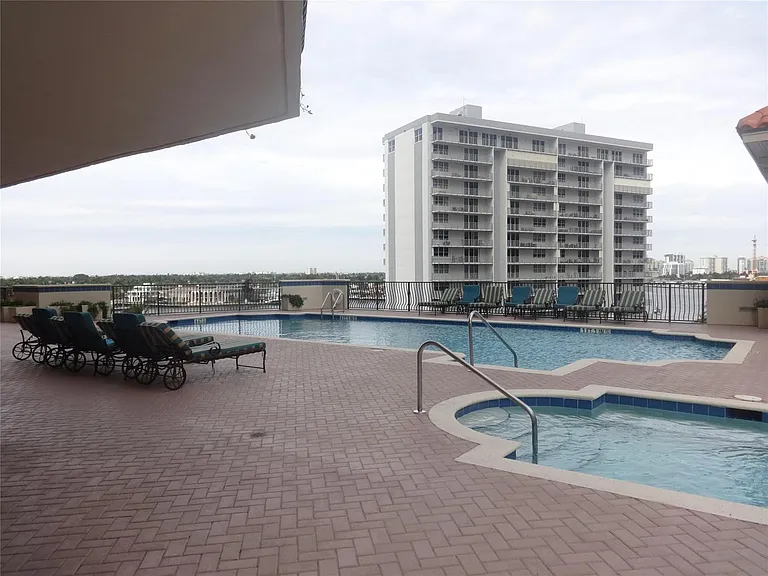 100 S Birch Rd #1005D — Photo 25
