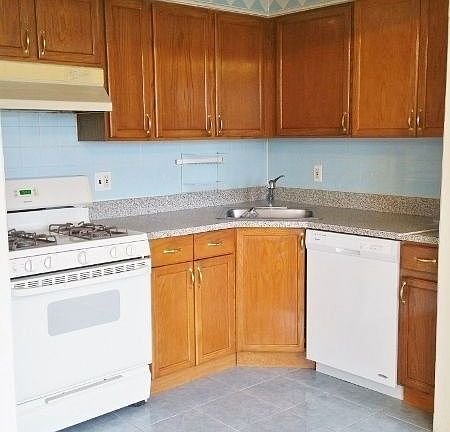 2nd image of 13-08 33rd Ave #B2