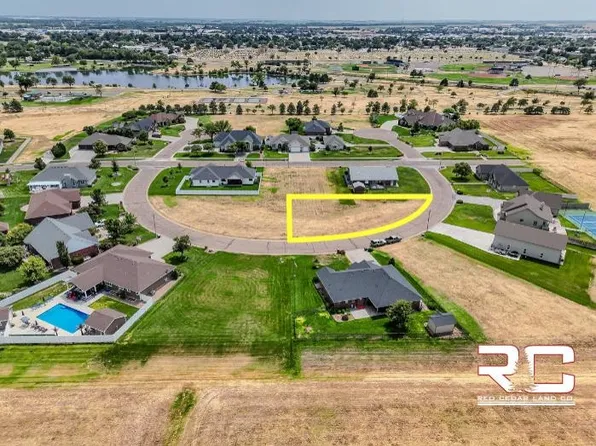 4551 Prairie Rose Cir, Great Bend, KS 67530