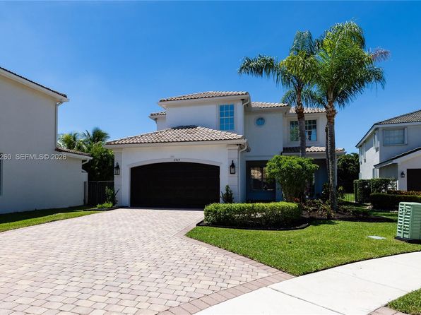 8904 Maple Hill Ct