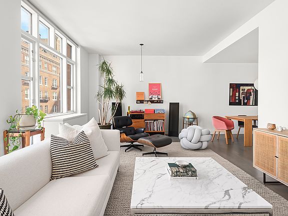 3rd image of 88 Washington Pl APT 5D