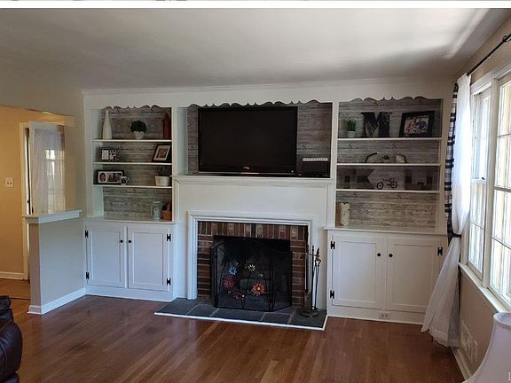 5th image of 700 Sanhill Dr