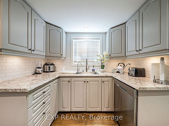 2nd image of 104 Maple Ave