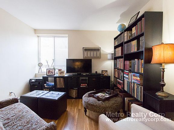4th image of 38 Babcock St #106