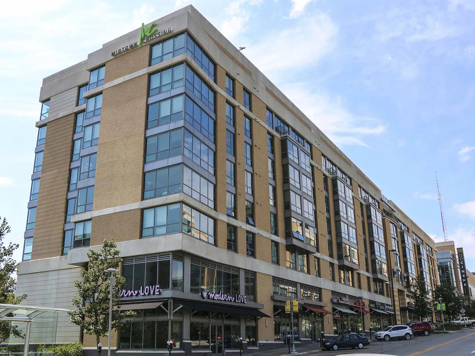 Midtown Crossing Apartments — Photo 4