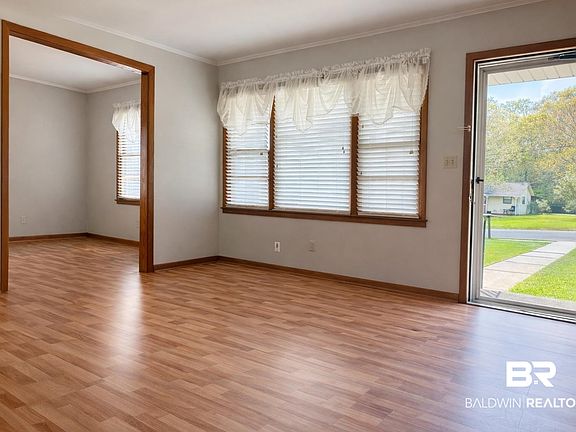 2nd image of 402 N Forest Hill Dr