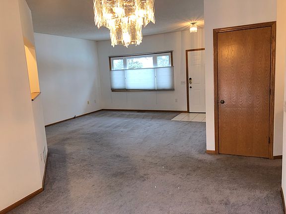 2nd image of 38 Westchester Sq
