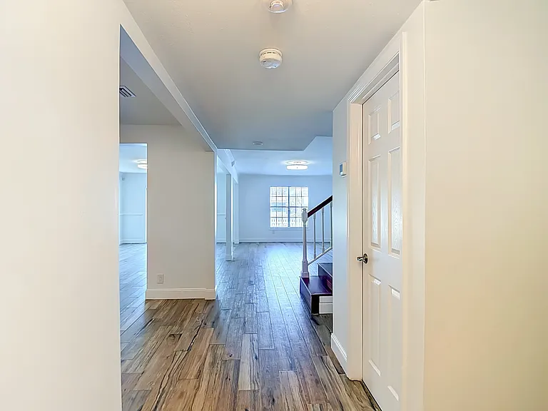 8733 Bay Pointe Dr — Photo 18
