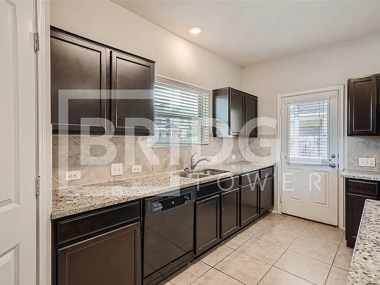 5700 Bell Tower Ln — Photo 6