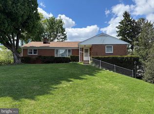 11814 Linbar Dr, Hagerstown, MD 21742