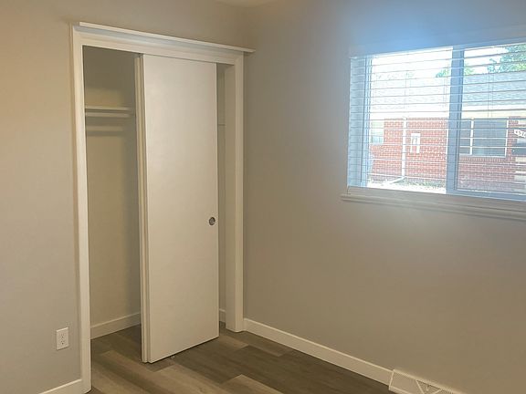 3rd image of 4564 Everett St