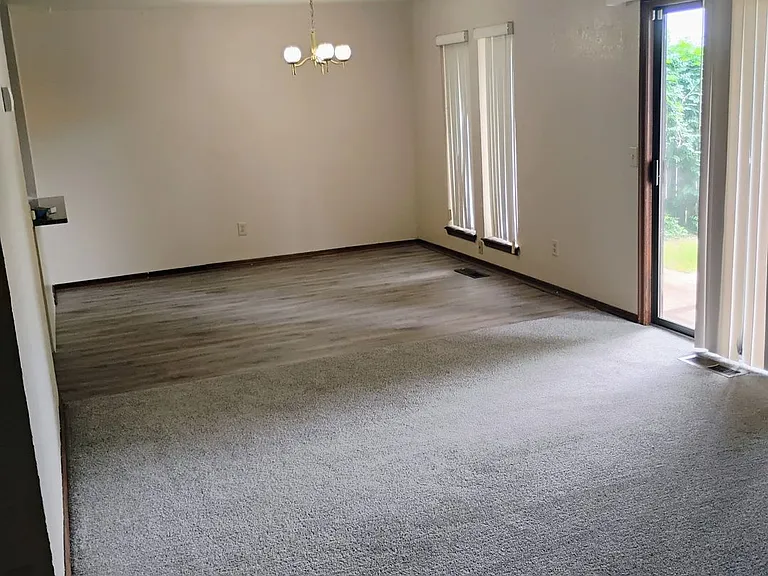 10207 Shadowridge Dr — Photo 3