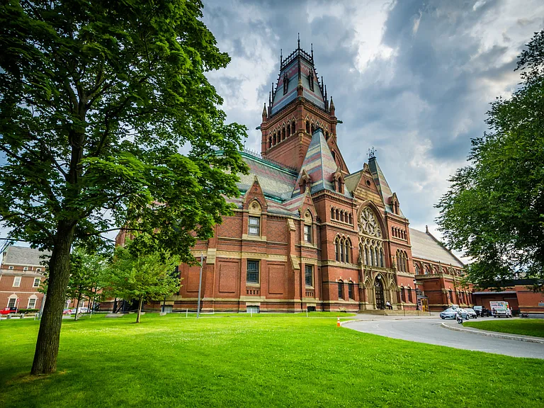 Get to campus in no time - Harvard is just an 8-minute drive away