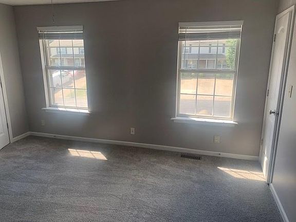 3rd image of 811 Hidden Spring Dr #B