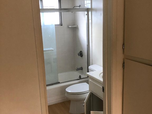 5th image of 1439 S Saltair Ave #0