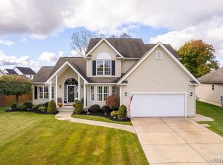 7242 Katie Dr, North Tonawanda, NY 14120