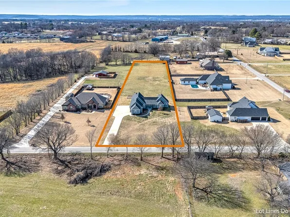 11775 Giles Rd, Farmington, AR 72730