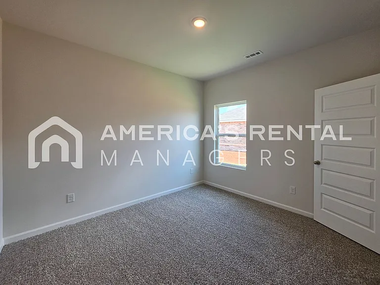 181 Keller Dr — Photo 14