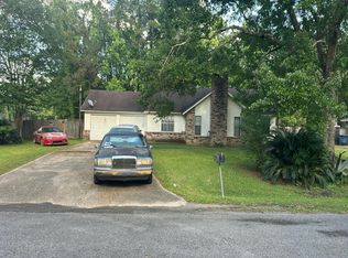 3232 Riverbend Rd, Moss Point, MS 39562