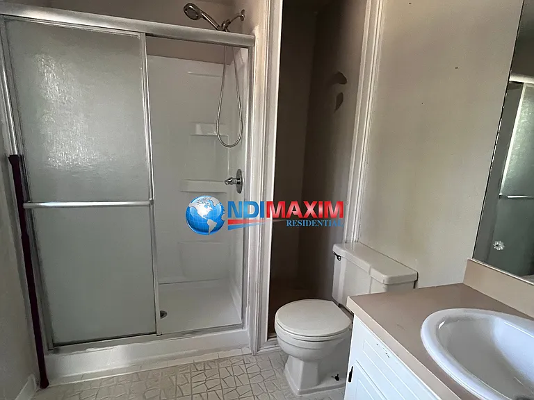 2082 Windsor Ln — Photo 12