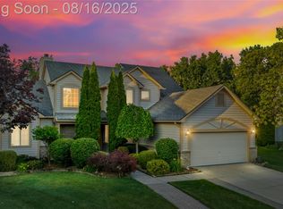 2741 Greenlawn Ave, Commerce Township, MI 48382