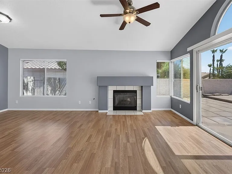2408 Sterling Heights Dr — Photo 13