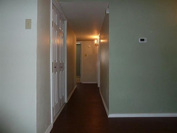 4th image of 1905 Williamsburg Dr