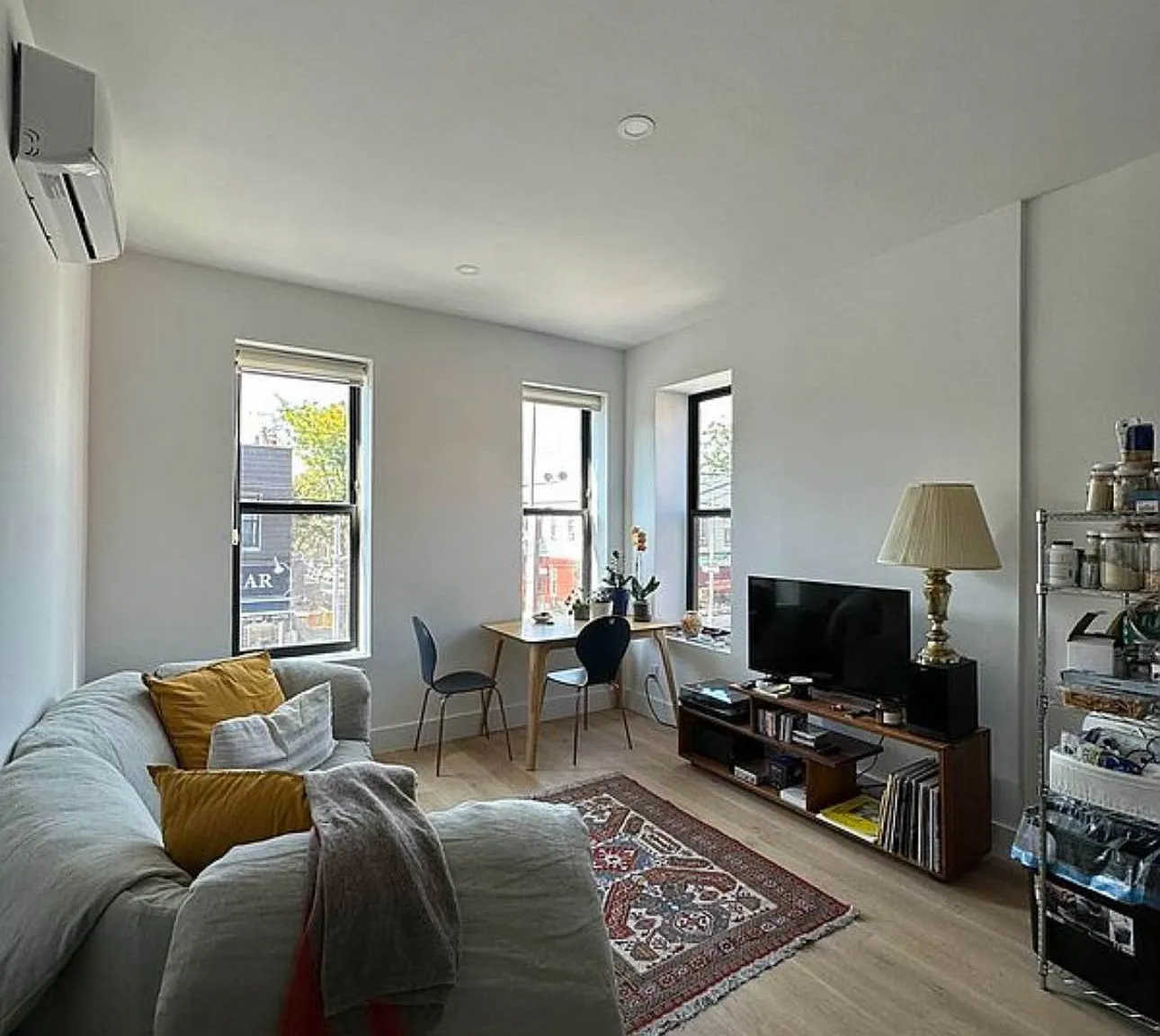 551 Seneca Avenue — Photo 2