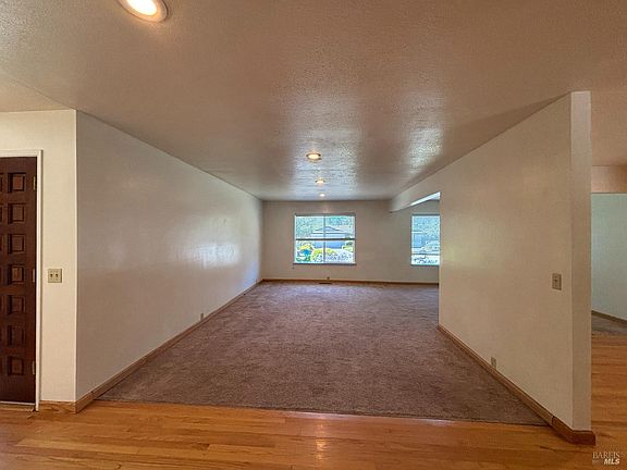 4th image of 2429 Woodstock Court