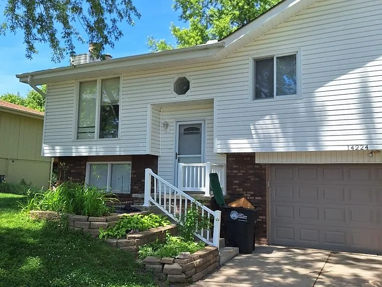 14224 Patrick Ave — Photo 3