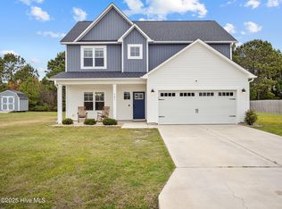 501 Perth Ct, Hubert, NC 28539