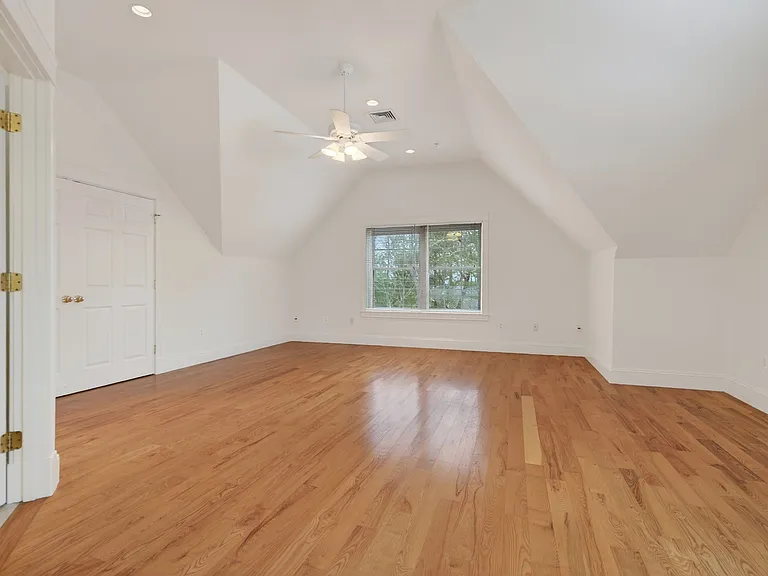 60 Ridge Rd — Photo 8