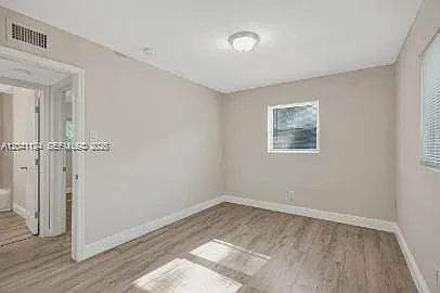 429 NW 9th Ave #3 — Photo 5