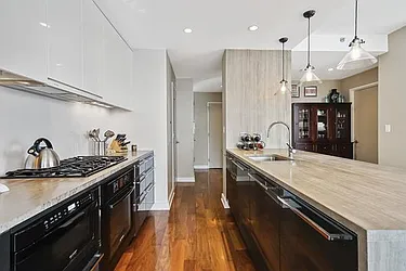 Sold by Avenue Sotheby's International Realty
