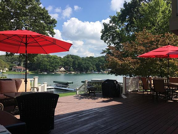 3rd image of 1361 W Gull Lake Dr