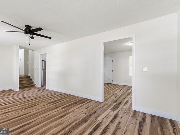 3rd image of 108 Tina Dr