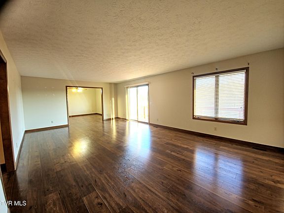 4th image of 346 Eastland Dr