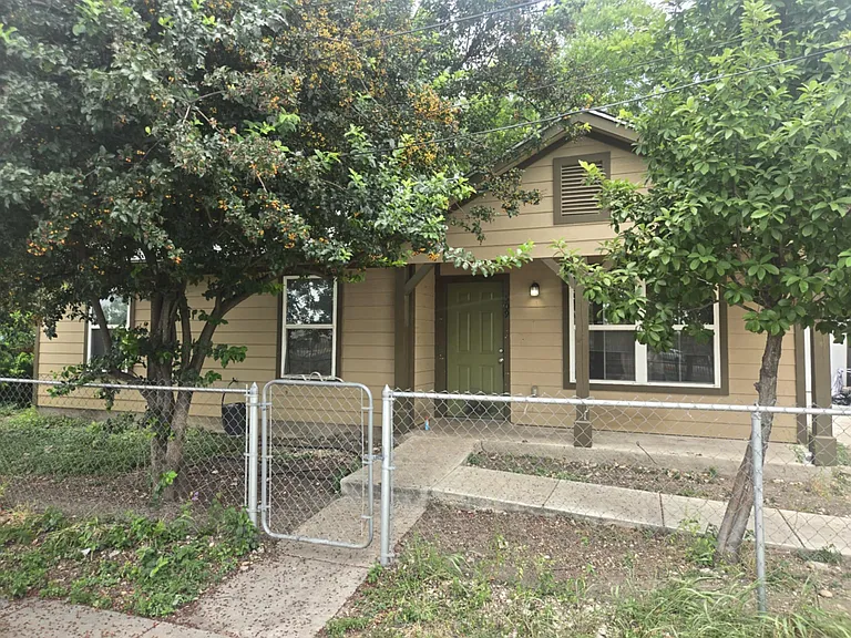 509 S Trinity St — Photo 1