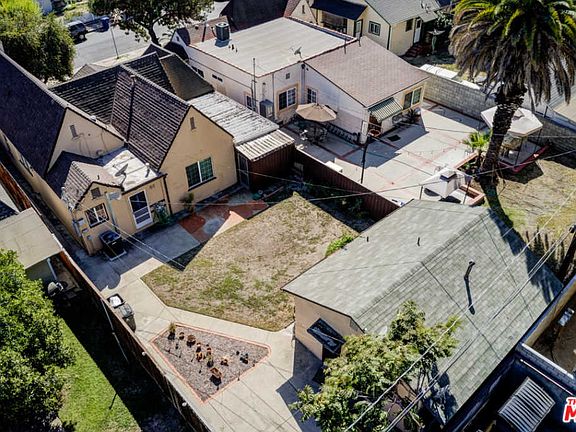 3rd image of 10801 Sarah St