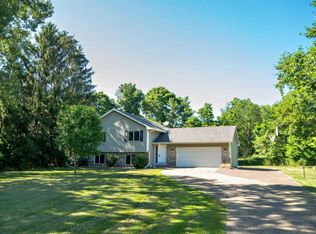 1021 93rd Ave NW, Coon Rapids, MN 55433