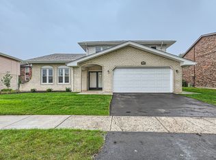 715 E 194th St, Glenwood, IL 60425
