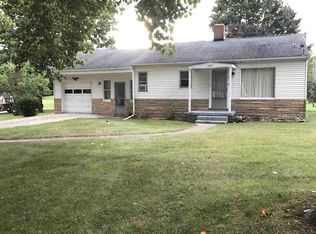 1415 N Fox Farm Rd, Warsaw, IN 46580