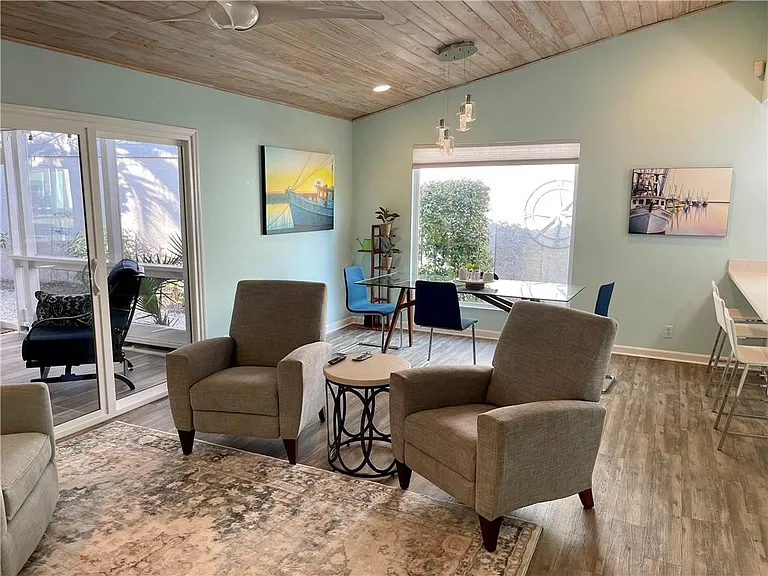 133 Linkside Dr — Photo 1
