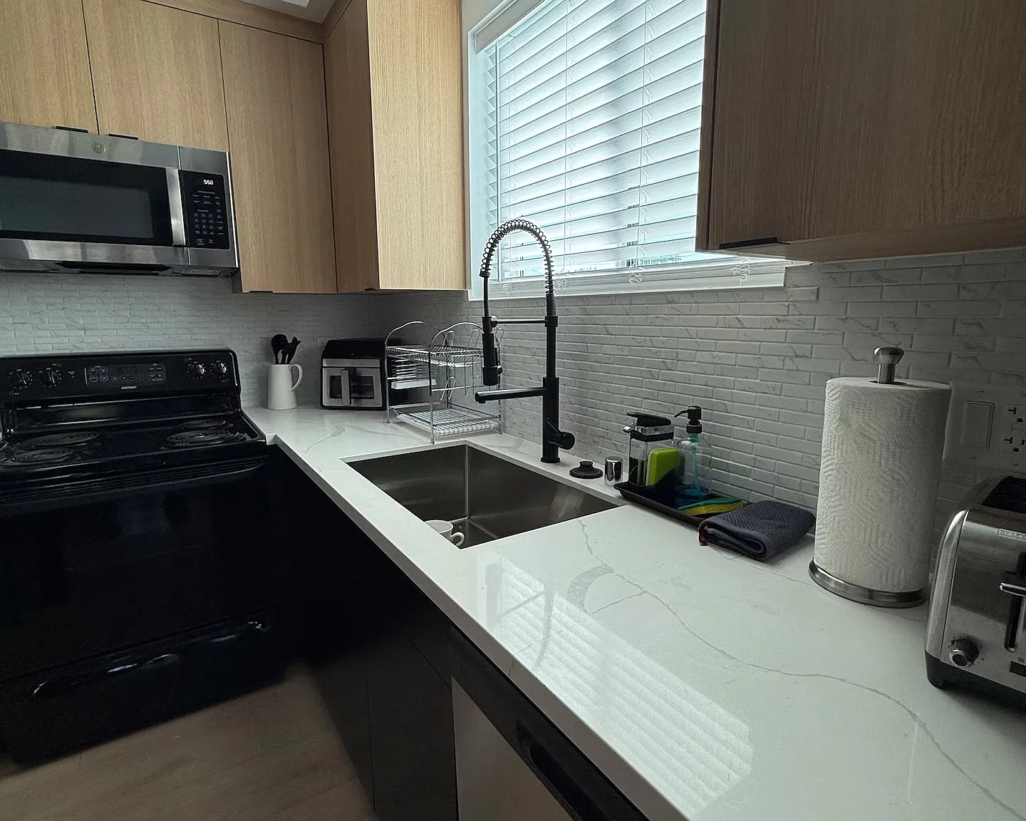 5 bed, 1655 sqft, $7,000 — Photo 2