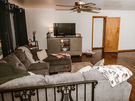 5th image of 714 Gehrig Ave